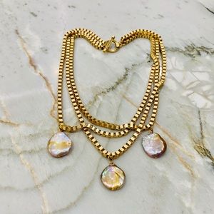 Gold and Pearls Necklace